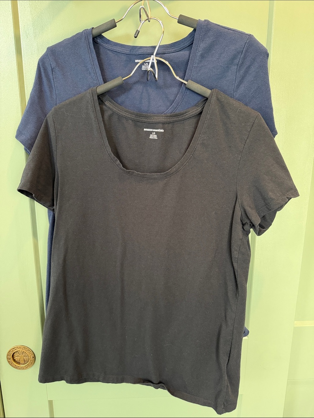 Bundle of 2 Amazon Essentials Women’s Scoop Neck Tees - Size Large